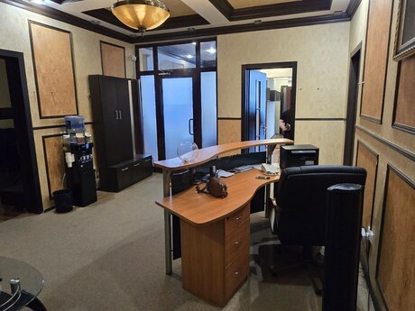 5 otaqlı ofis - Binəqədi r. - 250 m²