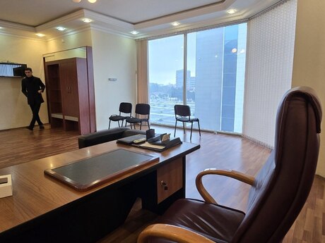 5 otaqlı ofis - Binəqədi r. - 250 m²