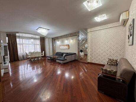 4 otaqlı mənzil, 205 m², Sahil: 900 000 ₼ 2