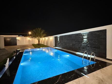 8 otaqlı həyət evi/bağ evi - Sea Breeze q. - 500 m²