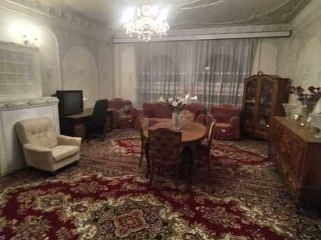 5 otaqlı həyət evi/bağ evi - İnşaatçılar m. - 500 m²