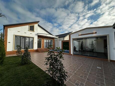 4 otaqlı həyət evi/bağ evi - Şüvəlan q. - 160 m²