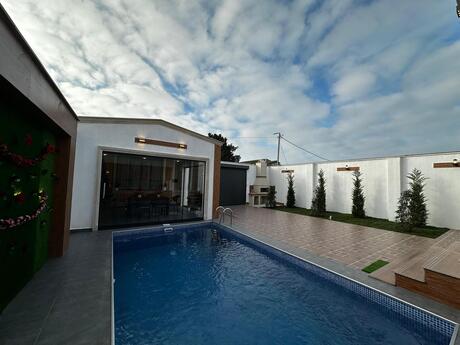 4 otaqlı həyət evi/bağ evi - Şüvəlan q. - 160 m²