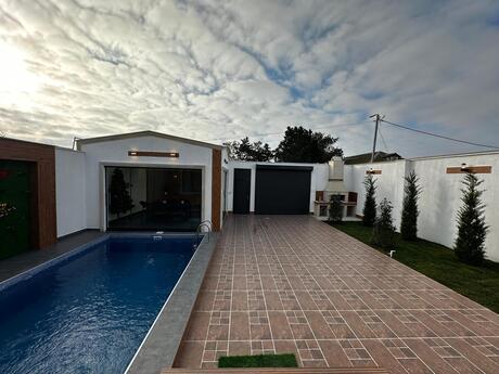 4 otaqlı həyət evi/bağ evi - Şüvəlan q. - 160 m²