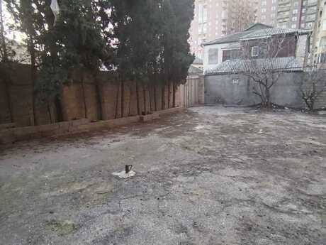 5 otaqlı həyət evi/bağ evi - İnşaatçılar m. - 500 m²