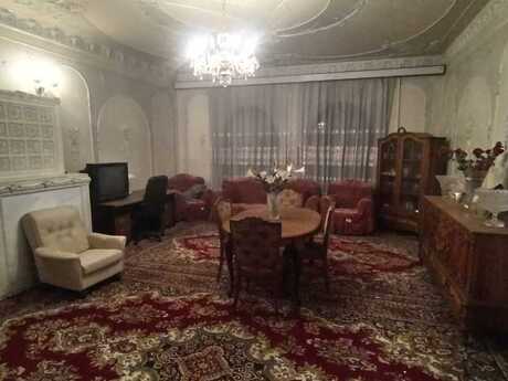 5 otaqlı həyət evi/bağ evi - İnşaatçılar m. - 500 m²
