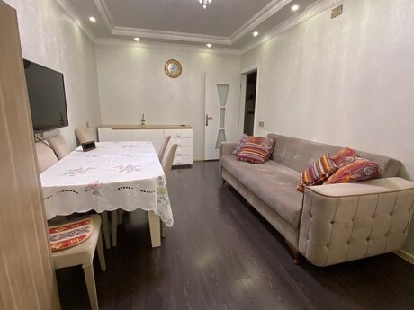 5 otaqlı köhnə tikili - Əhmədli m. - 100 m²