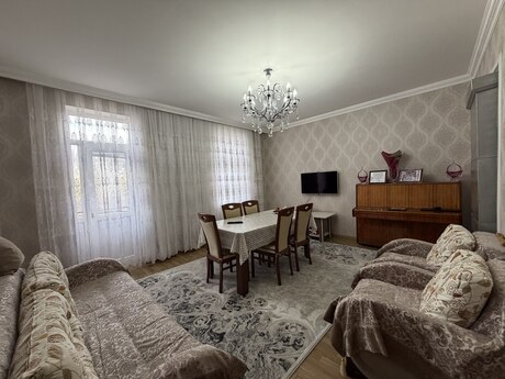 Объявление №5785127 - Баку, пос. Бакиханова, 3-комн., 70 м², 3/3 этаж