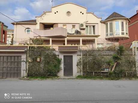 12 otaqlı həyət evi/bağ evi - Nəsimi m. - 528 m²