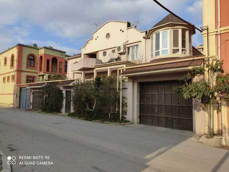 12 otaqlı həyət evi/bağ evi - Nəsimi m. - 528 m²