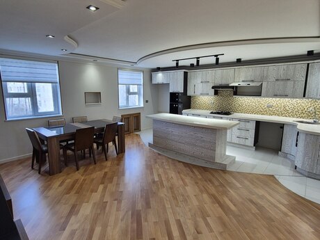 Elan №5785482 - Bakı, Əmircan q., 4 otaqlı, 80 m², 3/5 mərtəbə