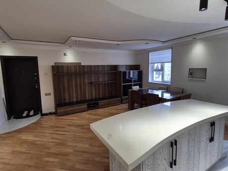 4 otaqlı köhnə tikili - Əmircan q. - 80 m²