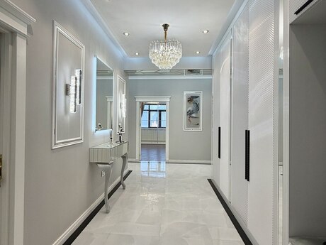 Elan №5785565 - Bakı, 28 May m., 3 otaqlı, 107 m², 8/18 mərtəbə