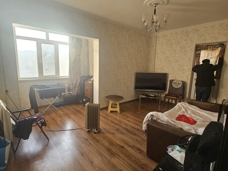 2 otaqlı köhnə tikili - Azadlıq Prospekti m. - 55 m²