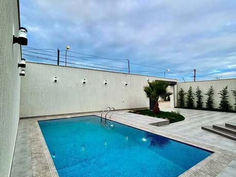 4 otaqlı həyət evi/bağ evi - Mərdəkan q. - 200 m²