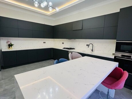 4 otaqlı həyət evi/bağ evi - Nardaran q. - 240 m²