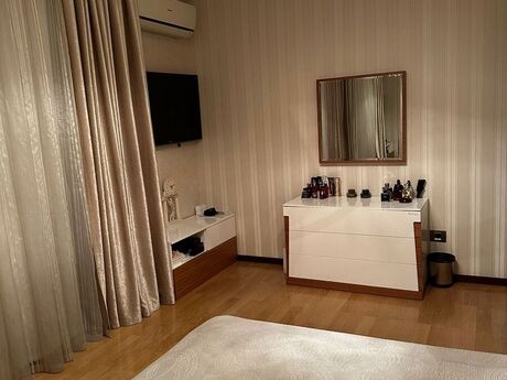 4 otaqlı yeni tikili - 28 May m. - 200 m²