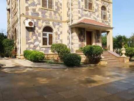 6 otaqlı həyət evi/bağ evi - Novxanı q. - 450 m²