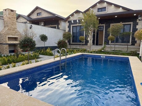 4 otaqlı həyət evi/bağ evi - Şüvəlan q. - 180 m²