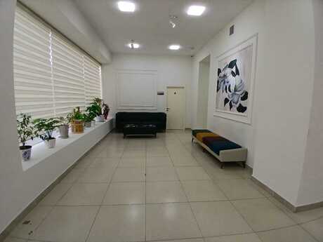 Obyekt - İnşaatçılar m. - 560 m²