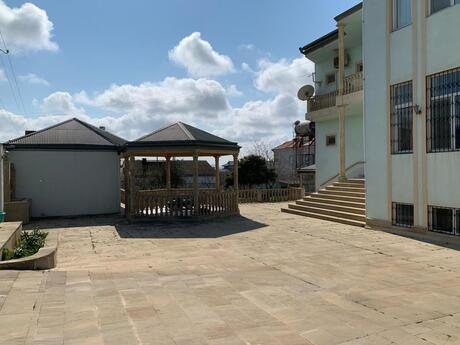 12 otaqlı həyət evi/bağ evi - Mehdiabad q. - 1200 m²