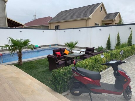 4 otaqlı həyət evi/bağ evi - Mərdəkan q. - 200 m²