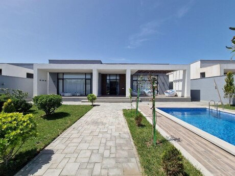 4 otaqlı həyət evi/bağ evi - Şüvəlan q. - 240 m²