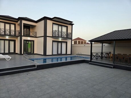5 otaqlı həyət evi/bağ evi - Mərdəkan q. - 380 m²