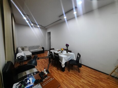 3 otaqlı köhnə tikili - İçəri Şəhər m. - 105 m²