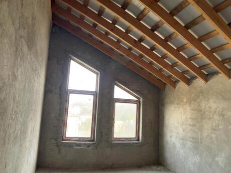 7 otaqlı həyət evi/bağ evi - Novxanı q. - 320 m²