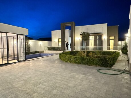 4 otaqlı həyət evi/bağ evi - Mərdəkan q. - 240 m²
