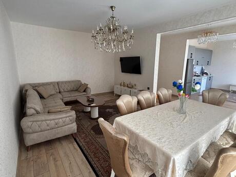 6 otaqlı həyət evi/bağ evi - Yeni Suraxanı q. - 200 m²