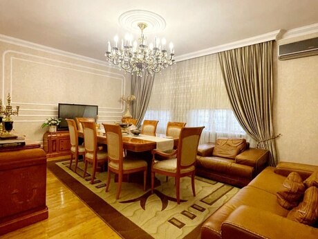 7 otaqlı həyət evi/bağ evi - Bakıxanov q. - 230 m²