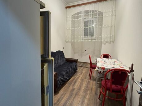 2 rooms · 30 m² · floor 1/3, Nizami