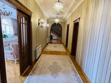 16 otaqlı həyət evi/bağ evi - 8-ci mikrorayon q. - 720 m²