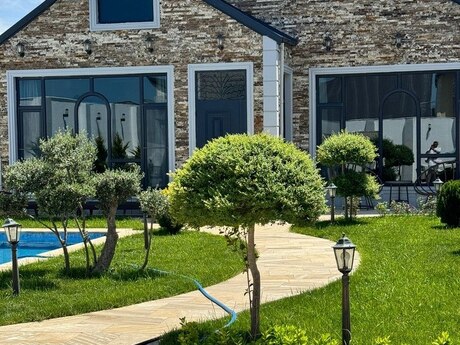 4 otaqlı həyət evi/bağ evi - Mərdəkan q. - 200 m²