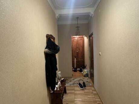 2 otaqlı köhnə tikili - 8 Noyabr m. - 60 m²