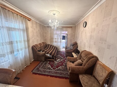 2 otaqlı köhnə tikili - 8 Noyabr m. - 60 m²