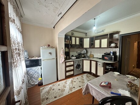 2 otaqlı köhnə tikili - 8 Noyabr m. - 60 m²