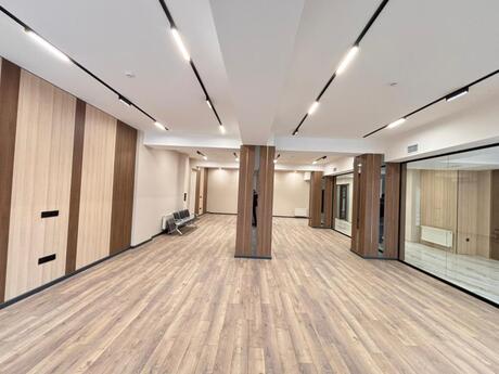 Obyekt - 8 Noyabr m. - 330 m²