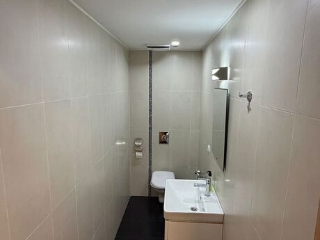 4 otaqlı yeni tikili - Səbail r. - 200 m²