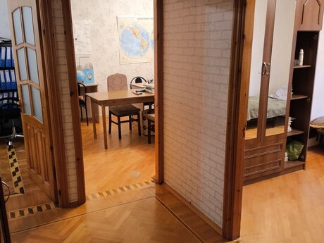 Obyekt - İnşaatçılar m. - 100 m²