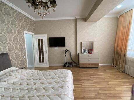 4 otaqlı yeni tikili - Elmlər Akademiyası m. - 200.6 m²