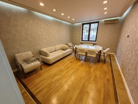 2 otaqlı köhnə tikili - 28 May m. - 90 m²