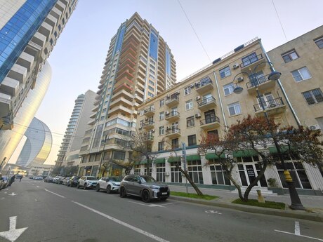 2 otaqlı köhnə tikili - 28 May m. - 90 m²