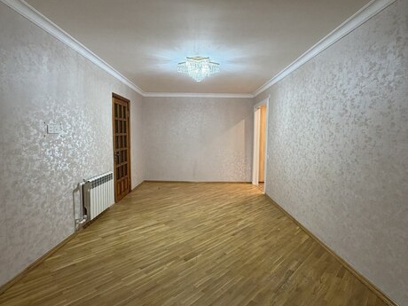 3 otaqlı köhnə tikili - Bakıxanov q. - 60 m²