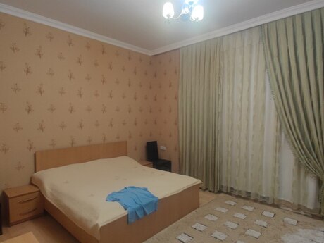 5 otaqlı həyət evi/bağ evi - Saray q. - 220 m²
