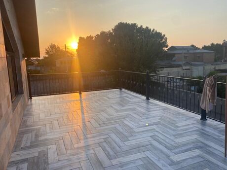 5 otaqlı həyət evi/bağ evi - Novxanı q. - 350 m²