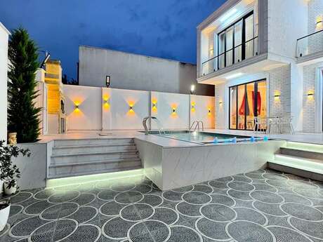 5 otaqlı həyət evi/bağ evi - Mərdəkan q. - 400 m²