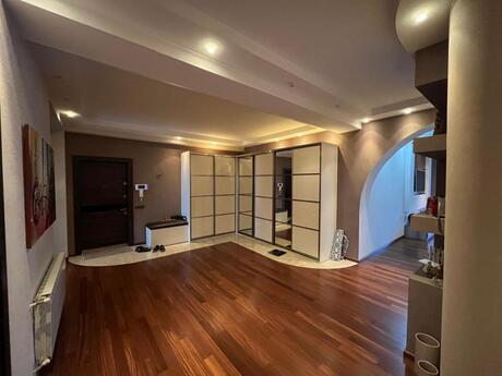 Elan №5792967 - Bakı, Nizami m., 4 otaqlı, 183 m², 17/18 mərtəbə